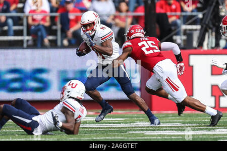 Piscataway, NJ, USA. 26Th Oct, 2019. Les flammes de la liberté Gandy-Golden Antonio wide receiver (11) recherche prix de fonctionner pendant un NCAA Men's match de football entre les flammes de la liberté et de la Rutgers Scarlet Knights à SHI Stadium à Piscataway, New Jersey Mike Langish/Cal Sport Media. Credit : csm/Alamy Live News Banque D'Images