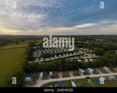 Une des vues aériennes de Callow Top holiday park, Camping à Ashbourne, le Derbyshire Peak District National Park, tentes et caravanes, vacances en famille Banque D'Images