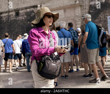 Le Monténégro, Sep 18, 2019 : les touristes dans les rues de la vieille ville de Kotor Banque D'Images