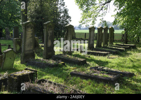 Le cimetière Mennonite est vu dans Malborskie Stogi (Pologne), le 18 mai 2019 Village de Stogi a été fondée en 1562 dans le domaine de l'Zulawy), et 3 ans plus tard a été loué pour les colons hollandais, les Mennonites. Les Mennonites sont adeptes d'un mouvement religieux, une faction de l'anabaptisme, qui a été créé aux Pays-Bas au 16e siècle © Michal Fludra / Alamy Live News Banque D'Images