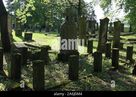 Le cimetière Mennonite est vu dans Malborskie Stogi (Pologne), le 18 mai 2019 Village de Stogi a été fondée en 1562 dans le domaine de l'Zulawy), et 3 ans plus tard a été loué pour les colons hollandais, les Mennonites. Les Mennonites sont adeptes d'un mouvement religieux, une faction de l'anabaptisme, qui a été créé aux Pays-Bas au 16e siècle © Michal Fludra / Alamy Live News Banque D'Images