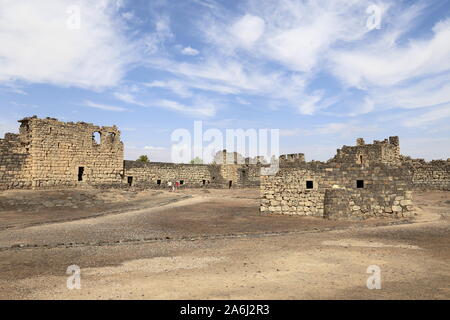 Cour et Mosquée Ayyubid, en regardant au nord-ouest, Qasr Al Azraq, Château du désert de l'époque romaine, gouvernorat de Zarqa, Jordanie, Moyen-Orient Banque D'Images