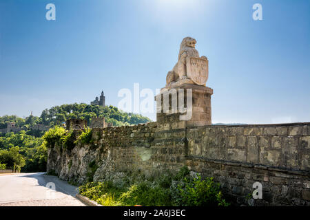 Route d'entrée entrée de la forteresse de tsarevets à Veliko Tarnovo en Bulgarie Banque D'Images