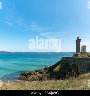 Plouzane / Finistère / France - 22 août 2019 : Le petit minou phare sur la côte bretonne Banque D'Images