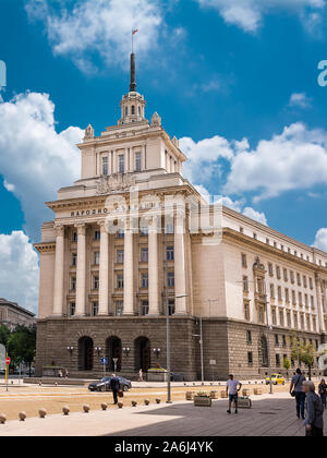 Sofia, Bulgarie - 25 juin 2019 : Palais de l'Assemblée nationale bulgare à Sofia un jour normal Banque D'Images