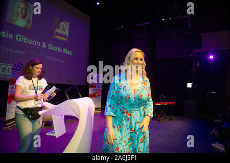 Glasgow, Royaume-Uni. 26 octobre 2019. Sur la photo : Josie Gibson, qui s'exprimait à corps vivre confiance 2019 Glasgow Prestwick dans le théâtre. Crédit : Colin D Fisher/CDFIMAGES.COM Banque D'Images