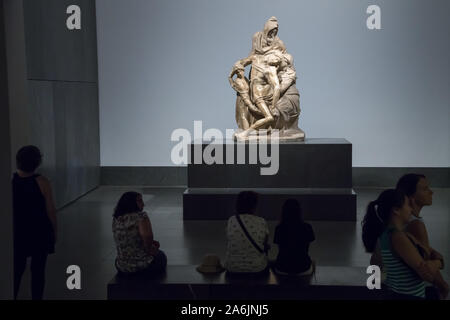 La Haute Renaissance italienne Pietà Bandini (Le Dépôt) sculpture de marbre de XVI siècle par Michel-ange dans le Museo dell'Opera del Duomo (Musée de l'e Banque D'Images