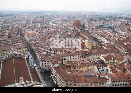 Basilique San Lorenzo de la Renaissance (Basilique de St Laurent) par Filippo Brunelleschi dans centre historique de Florence dans la liste du patrimoine mondial par l'UNESCO Banque D'Images