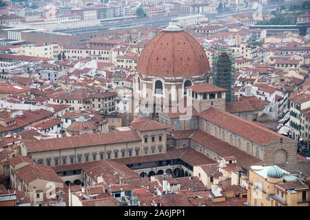 Basilique San Lorenzo de la Renaissance (Basilique de St Laurent) par Filippo Brunelleschi dans centre historique de Florence dans la liste du patrimoine mondial par l'UNESCO Banque D'Images