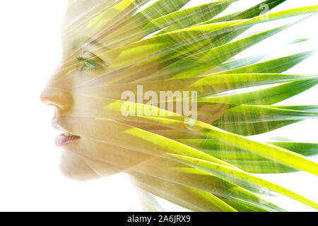 Portrait de femme en double exposition avec un concept écologique mettant en vedette la belle nature féminine de plantes Banque D'Images
