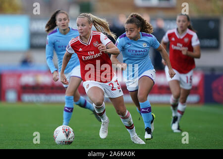 Manchester, UK. 27 Oct, 2019. Beth Mead d'Arsenal contre Tessa Wullaert de Manchester City lors de la Barclay's FA WSL football match entre Arsenal vs Manchester City at Meadow Park le 27 octobre 2019 à Borehamwood, Angleterre (Photo de Daniela Porcelli/SPP) SPP : Crédit Photo de la presse sportive. /Alamy Live News Banque D'Images