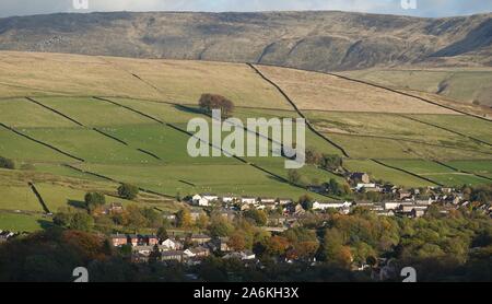 Kinder vu de Birch Vale, High Peak, Derbyshire Banque D'Images