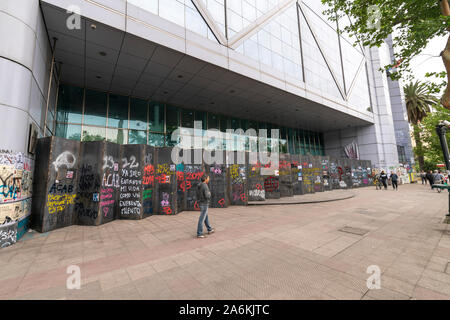 Santiago de Chile Chili '26/10/2019 Les pancartes. Peinture des murs de graffitis le 25e jour après le Chili plus grande protestation à Santiago, Chili Banque D'Images