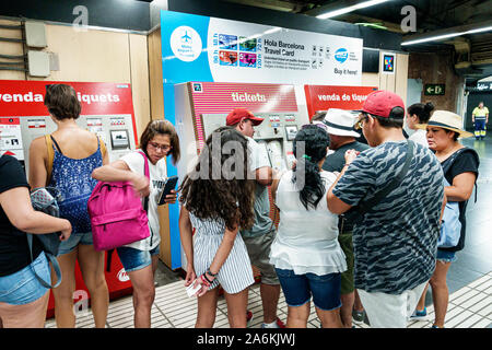 Barcelone Espagne,Catalogne Catalunya,Transports métropoles de Barcelone TMB,métro,métro,transport rapide,station,distributeurs de billets,passagers ri Banque D'Images