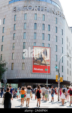 Barcelone Espagne,Catalogne Catalunya,El Poblenou,Avinguda Diagonal,avenue,trottoir,Jéhovah Witness,magazine littéraire stand,public Witness Literatu Banque D'Images