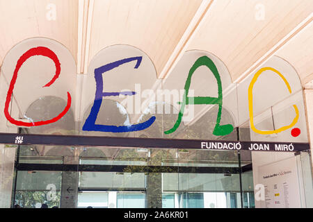 Barcelone Espagne,Catalogne Catalunya,Parc de Montjuic,Fondation Fundacio Joan Miro,entrée,Musée d'art contemporain,entreprise collaboratrice CEAC Banque D'Images