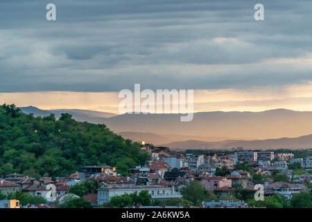 Incroyable coucher de Nebet hill à Plovdiv avec les Rhodopes dans l'arrière-plan Banque D'Images