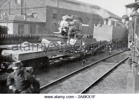 WW1 British Naval gun monté sur un camion, chemin de fer vintage photographie de 1914 Banque D'Images