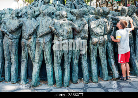 Tarragone Espagne hispanique Catalogne Rambla Nova, promenade piétonne, Monument als castes, sculpture, monument, par Francesc angles i Garcia, acrobatique h. Banque D'Images