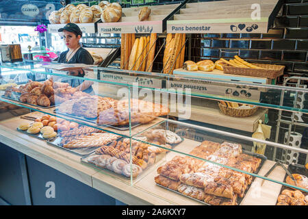 Tarragone Espagne hispanique Catalogne Rambla Nova, Granier boulangerie, intérieur, café, comptoir, pains, pâtisseries, femme, commis, hispanique, ES190825094 Banque D'Images