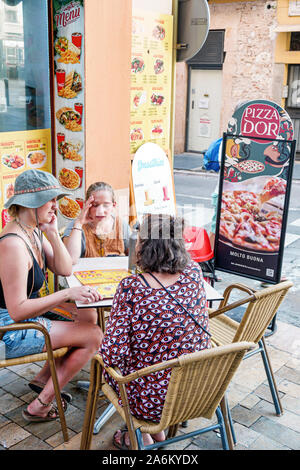 Tarragona Espagne, hispanique latin Latino, Catalogne Catalunya, partie Alta, quartier historique, café-terrasse, restaurant restaurants repas manger dehors café Banque D'Images