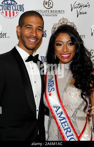 Mme Natalie Winslow (Nord) au niveau des arrivées de Victoria Siegel Foundation et Greenspoon Marder présente la voix de Victoria : Une soirée pour sauver des vies, le Westgate Las Vegas Resort & Casino, Las Vegas, NV le 25 octobre 2019. Photo par : JA/Everett Collection Banque D'Images