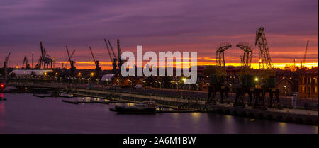 Vieux port cranes à Szczecin Banque D'Images