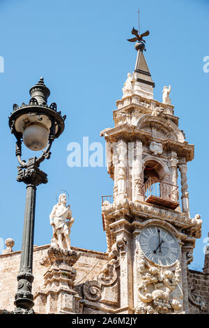 Valence Espagne hispanique, Ciutat Vella, vieille ville, quartier historique, Plaza Placa del Mercat, Real Parroquia de los Santos Juanes, San Juan del Mercado, Cathol Banque D'Images