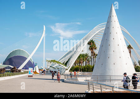 Valence Espagne,las Artes y las Ciencias,Cité des Arts et des Sciences,l'Umbricule,Santiago Calatrava,architecture,Assut de l'Or Bridge,l'Agora,promenade,ES19 Banque D'Images