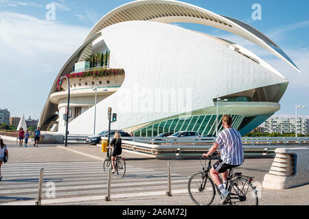 Valence Espagne,Ciudad de las Artes y las Ciencias,Cité des Arts et des Sciences,Palacio de las Artes Reina Sofia Palais des Arts,Palau du Arts,Santiago Cal Banque D'Images