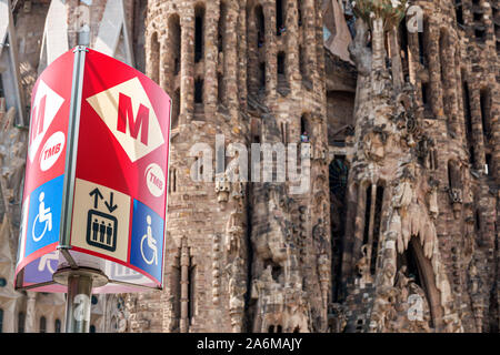 Barcelone Espagne,Catalonia Sagrada Familia,station de métro,accès handicapés,Transports métropoles de Barcelone,TMB,ES190902050 Banque D'Images