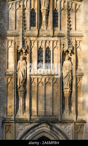 L'église de St Jean le Baptiste Burford Oxfordshire England UK Banque D'Images