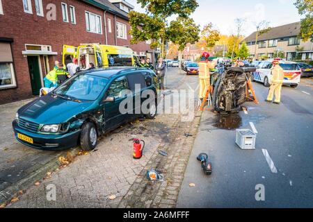 EINDHOVEN, Pays-Bas. 27 Oct, 2019. dutchnews, homme quitte gas appuyez sur Ouvrir et est blessé en police pursuit : Crédit Photos Pro/Alamy Live News Banque D'Images