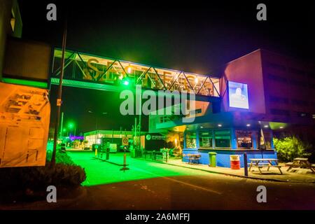 EINDHOVEN, Pays-Bas. 27 Oct, 2019. dutchnews, confus femme menace avec couteau et demande de l'argent le jour de la clôture de la Semaine du Design Néerlandais : Crédit Photos Pro/Alamy Live News Banque D'Images