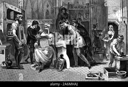 William Caxton (1422-1491) l'examen de sa première impression. Caxton était un marchand anglais, diplomate et écrivain. Il est pensé pour être la première personne à introduire une presse d'impression en Angleterre, lorsqu'en 1476, il retourne en Angleterre et mis en place le premier atelier d'impression dans le pays, près de la cathédrale de Westminster. De là, il a publié plus d'une centaine de livres entre 1476 et 1492, année de sa mort. Banque D'Images