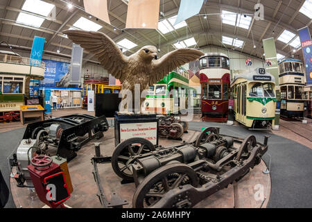 Le grand hall d'exposition, le Musée National à Crich Tramway Tramway Village, Crich, Derbyshire Banque D'Images