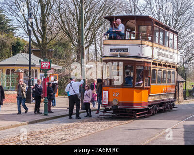 Les tramways de travail à Crich Tramway Village, le Musée National, Tramway Derbyshire Banque D'Images