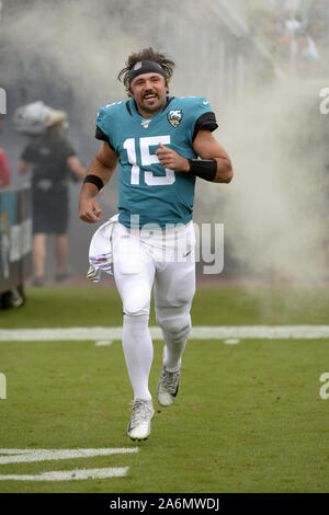 Jacksonville, États-Unis. 27 Oct, 2019. Jacksonville Jaguars Quarterback Gardner Minshew II entre dans le domaine qu'il est introduit pour les fans avant le match contre les Jets de New York à la Banque TIAA Domaine à Jacksonville, en Floride, le dimanche, 27 octobre, 2019. Les jaguars défait les Jets 29-15.Photo par Joe Marino/UPI UPI : Crédit/Alamy Live News Banque D'Images