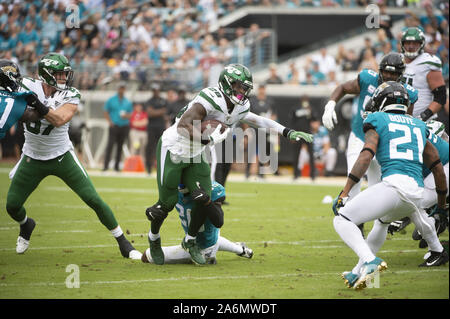 Jacksonville, États-Unis. 27 Oct, 2019. New York Jets d'utiliser de nouveau le'Ueon Bell est de 3 mètres au cours de la première moitié comme les Jets jouer les Jacksonville Jaguars au domaine bancaire TIAA à Jacksonville, en Floride, le dimanche, 27 octobre, 2019. Les jaguars défait les Jets 29-15.Photo par Joe Marino/UPI UPI : Crédit/Alamy Live News Banque D'Images