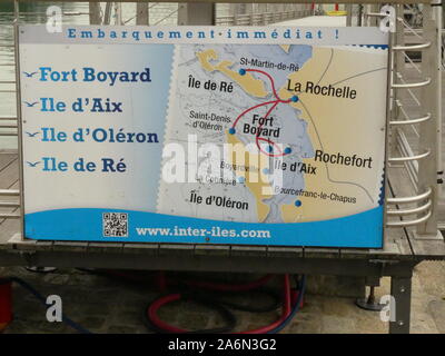 Visite de La Rochelle en bus de mer, Place de la chaîne, Port Neuf, Base nautique de Port Neuf, fin du monde, le phare de St Nicolas et de la chaîne des tours Banque D'Images