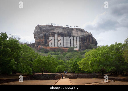 Belle vue depuis le rocher du Lion de Sigiriya, Sri Lanka. Vue depuis la montagne de Pidurangala. Banque D'Images