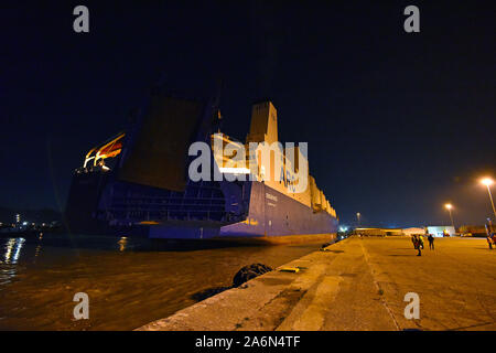 Le cargo Endurance ARC arrive transportant de l'équipement de l'armée des États-Unis à Port de Volos, Grèce, le 25 octobre 2019 à l'appui de la 3e Brigade d'aviation de combat pour le déploiement de la solution de l'Atlantique. La brigade d'aviation a été atteint par plusieurs unités d'inclure le 21ème commandement, soutien Théâtre Transport 598e Brigade, 839th bataillon de transport de la nation hôte et les partenaires qui ont coordonné les opérations portuaires pour assurer le succès de l'arrivée 3CAB et préparation de poursuivre leur migration dans le théâtre européen. 3CAB jouera un rôle critique dans la région atlantique résoudre par la formation en étroite collaboration avec les partenaires européens un Banque D'Images