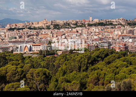 CAGLIARI, ITALIE /Octobre 2019 : La vue panoramique sur la vieille ville Banque D'Images