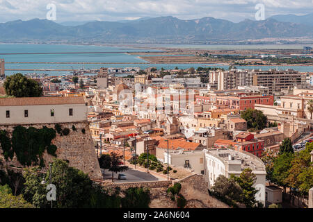 CAGLIARI, ITALIE /Octobre 2019 : La vue panoramique sur la vieille ville Banque D'Images