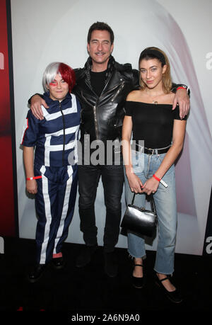 Los Angeles, USA. 26Th Oct, 2019. Charlotte Rose McDermott, Dylan McDermott, Colette Rose McDermott, à FX's 'American Horror Story' 100e épisode célébration au Hollywood Forever Cemetery, le 26 octobre 2019 à Hollywood, Californie. Credit : MediaPunch Inc/Alamy Live News Banque D'Images