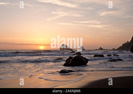 CA03792-00...CALIFORNIE - Sunset à Hidden Beach situé le long de la côte californienne Trail dans le Parc National de Redwoods. Banque D'Images