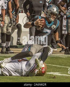 Santa Clara, Californie, États-Unis. 27 Oct, 2019. Carolina QB Kyle Allen le dimanche, Octobre 27, 2019, au stade de Lévis à Santa Clara, en Californie. Les 49ers défait les Panthers 51-13. Crédit : Al Golub/ZUMA/Alamy Fil Live News Banque D'Images