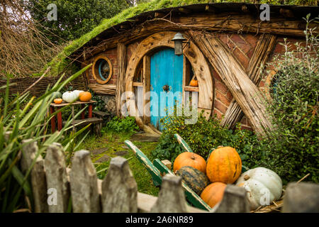 Trou dans le Hobbit Hobbiton Movie Set, Matamata, Nouvelle-Zélande Banque D'Images