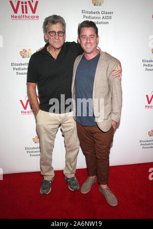 Californie, USA. 27 Oct, 2019. Paul Michael Glaser, Jake Glaser, à Elizabeth Glaser Pediatric AIDS Foundation's 30e l'heure des héros festival familial à Smashbox Studios à Culver City, Californie le 27 octobre 2019. Credit : MediaPunch Inc/Alamy Live News Banque D'Images