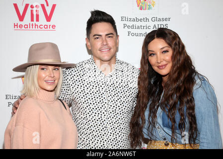 Californie, USA. 27 Oct, 2019. Ariana Madix, Tom Sandoval, Billie Lee, à Elizabeth Glaser Pediatric AIDS Foundation's 30e l'heure des héros festival familial à Smashbox Studios à Culver City, Californie le 27 octobre 2019. Credit : MediaPunch Inc/Alamy Live News Banque D'Images